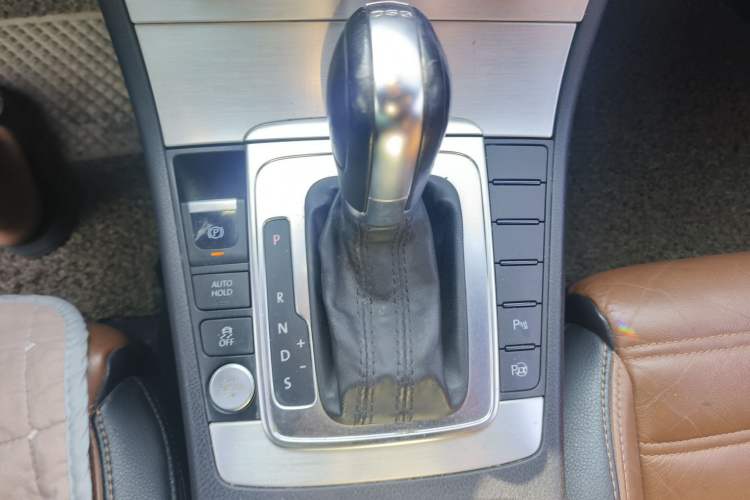 Used Volkswagen FAW-Volkswagen CC 2013 1.8TSI Luxury Model Gear Lever