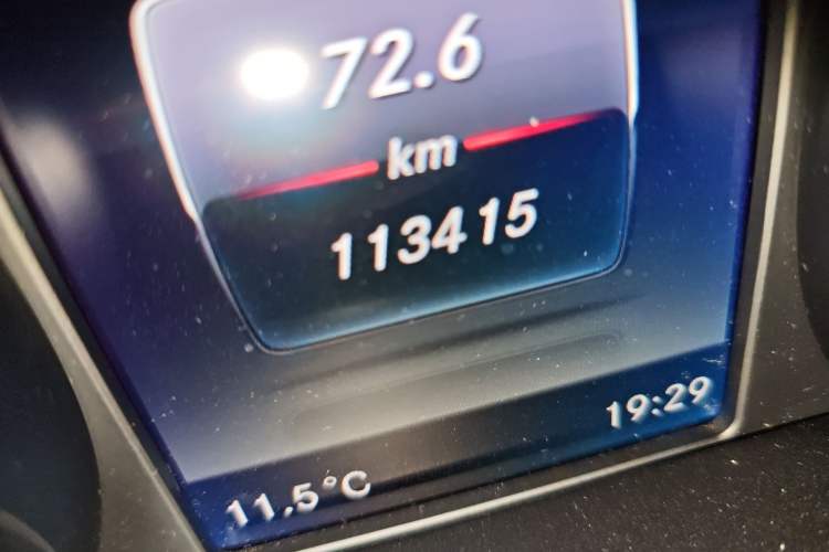 Used Mercedes-Benz GLC 2019 GLC 260 L 4MATIC Dynamic Model Odometer Close Up