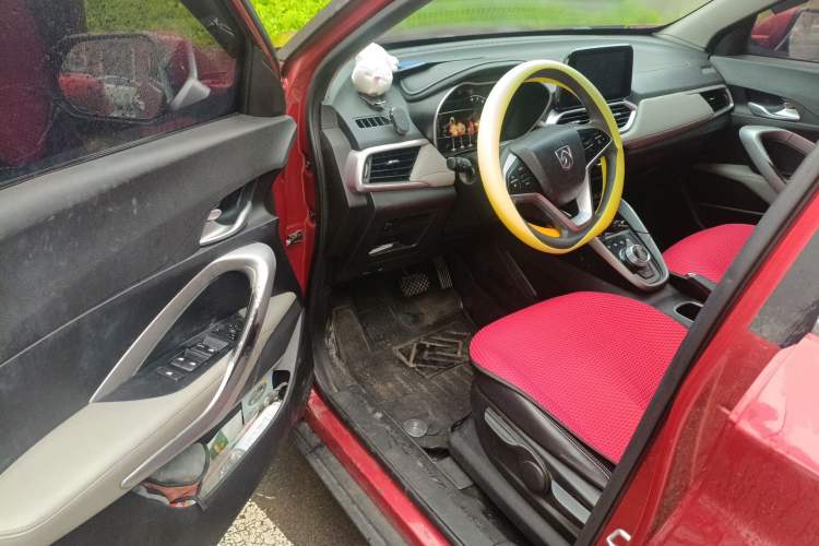 Used Baojun 510 2017 1.5L Automatic Fashion Model Driver Seat