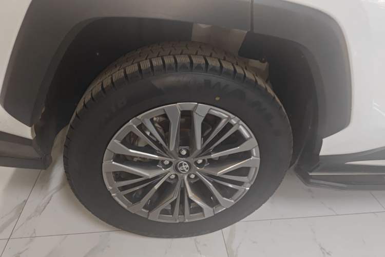 Used Toyota Wildlander 2023 Dual-Engine 2.5L E-CVT 4x4 Luxury PLUS Edition
