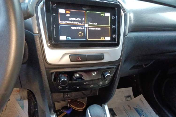 Used Suzuki Vitara 2016 1.4T Automatic 4x4 Flagship Model Audio And AC Panel