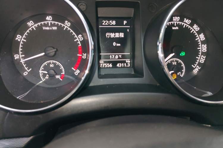 Used Skoda Yeti 2016 1.4TSI DSG Style Edition Odometer Close Up