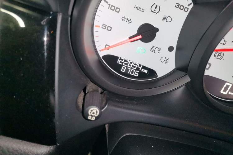 Used Porsche Macan 2016 Macan S 3.0T Odometer Close Up