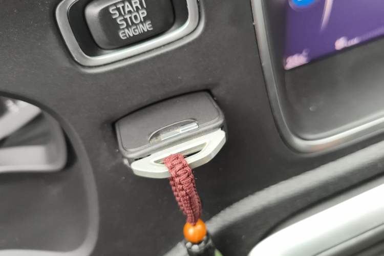 Used Volvo V40 2019 T3 Smart Luxury Edition