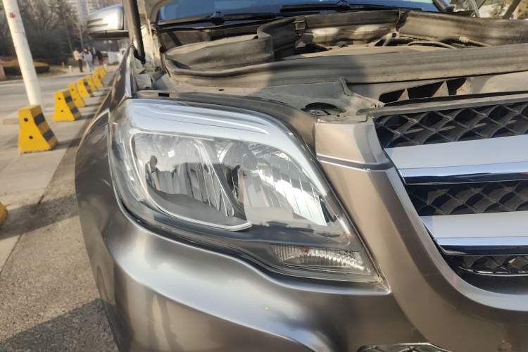 Used Mercedes-Benz GLK-Class 2013 GLK 300 4MATIC Dynamic Sunroof Model