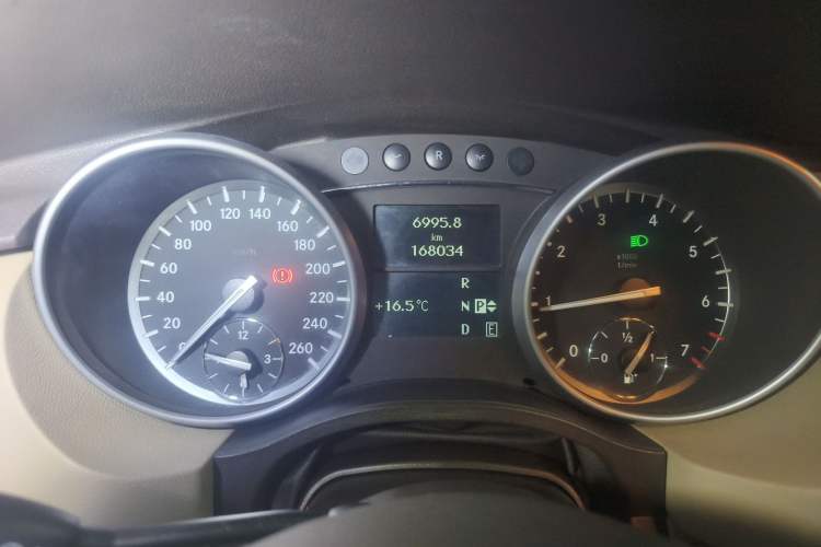 Used Mercedes-Benz R-Class 2011 R 300 L Business Model