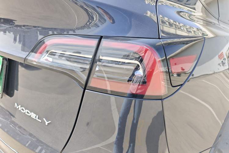 Used Tesla Model Y 2024 Rear-Wheel-Drive Version
