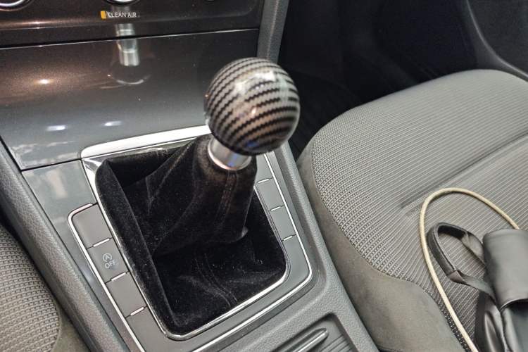 Used Volkswagen Golf 2018 230TSI Manual Comfort Version
