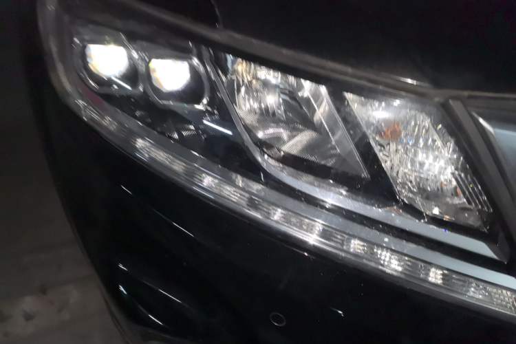 Used Honda Crosstour 2014 2.4L Luxury Edition Right Front Headlight