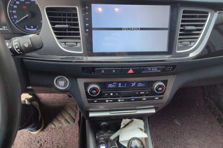 Used Hyundai Mistra 2014 1.8L Automatic Deluxe DLX Model Audio And AC Panel