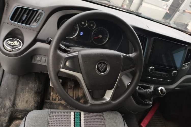 Used Foton Toano 2020 2.5T Manual Tongtu Short Wheelbase Flat Roof 5/6/7-Seater 4J25TC3