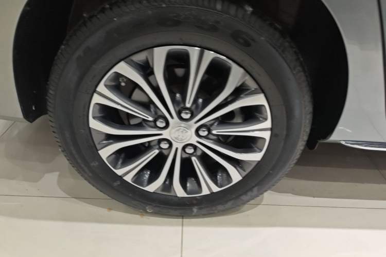 Used Buick GL8 2023 Land Executive Class Smart Enjoyment Model
