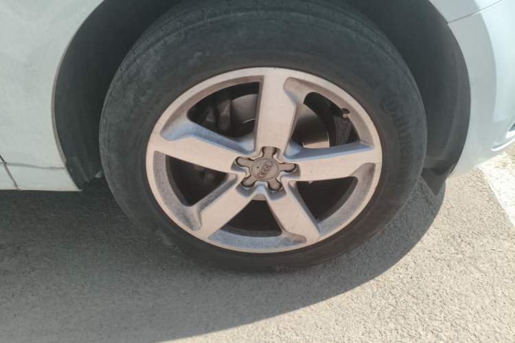 Used Audi Q5 2017 Plus 40 TFSI Ambition Model Right Front Wheel Hub