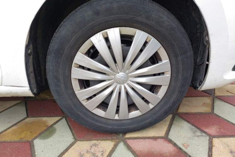 Used Volkswagen Santana 2021 1.5L Manual Fashion Edition Right Front Wheel Hub