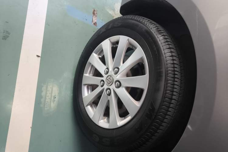 Used Buick GL8 2018 28T Luxury Model China VI Standard