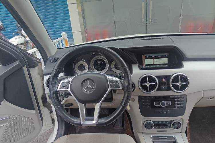 Used Mercedes-Benz GLK-Class 2015 GLK 260 4MATIC Dynamic Edition Ultimate Version