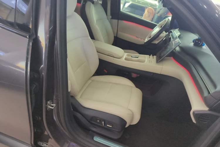 Used Nio ES6 2023 75 kWh
