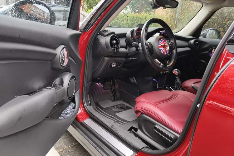 Used MINI 2016 1.5T COOPER Five-Door Edition
