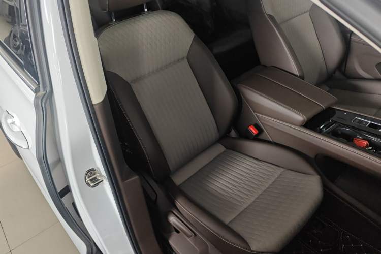 Used Volkswagen Viloran 2023 Revised 330TSI Business Edition
