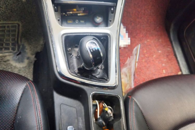 Used Baojun 560 2015 1.8L manual luxury version