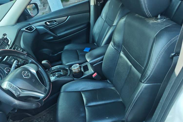 Used Nissan X-Trail 2015 2.0L CVT Comfort MAX Edition 2WD Left Front Seat