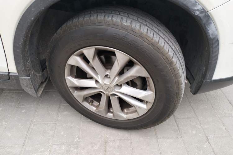 Used Nissan X-Trail 2014 2.0L CVT Comfort Edition 2WD Right Front Wheel Hub