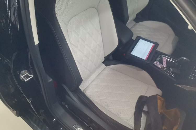 Used Volkswagen Magotan 2025 Zhongxiang Version 330TSI DSG Luxury Edition