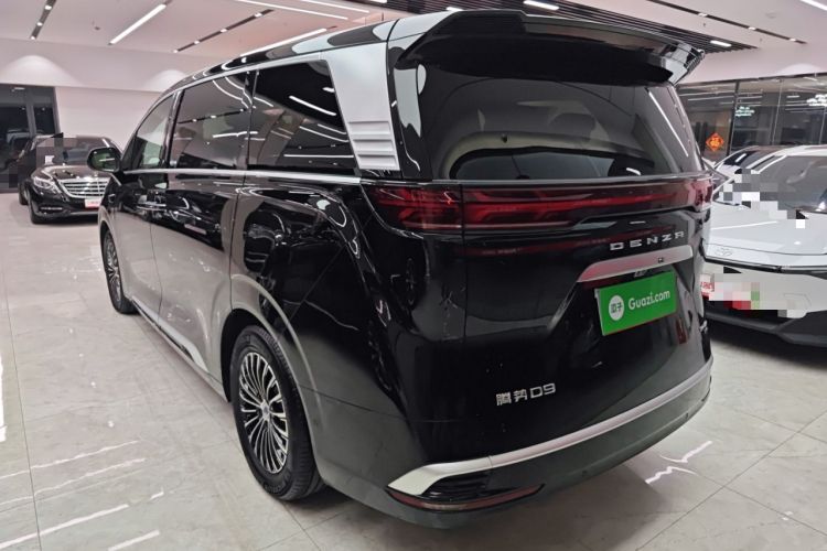 Used Denza D9 2025 DM-i Intelligent Drive 1020 Four-Wheel Drive Flagship Model