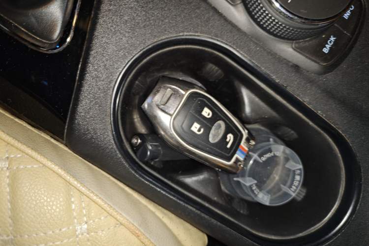 Used Soueast DX7 2016 1.5T Manual Triumph Edition
