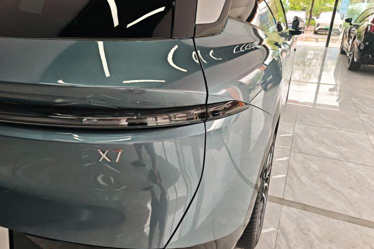 Used Zeekr 7X 2025 75 kWh Rear-Wheel Drive Intelligent Driving Version
