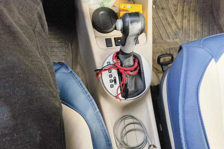 Used Skoda Fabia 2011 1.6L Automatic Crystal Edition Gear Lever