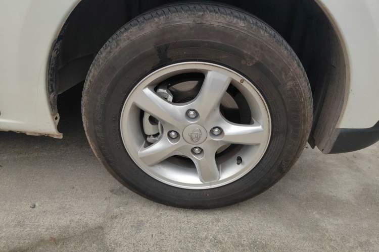 Used CHANGAN KAICHENG Ounuo S 2023 1.5L Deluxe Edition Dual-Steaming Air-Conditioned Passenger Van JL473QG 7 Seats Right Front Wheel Hub