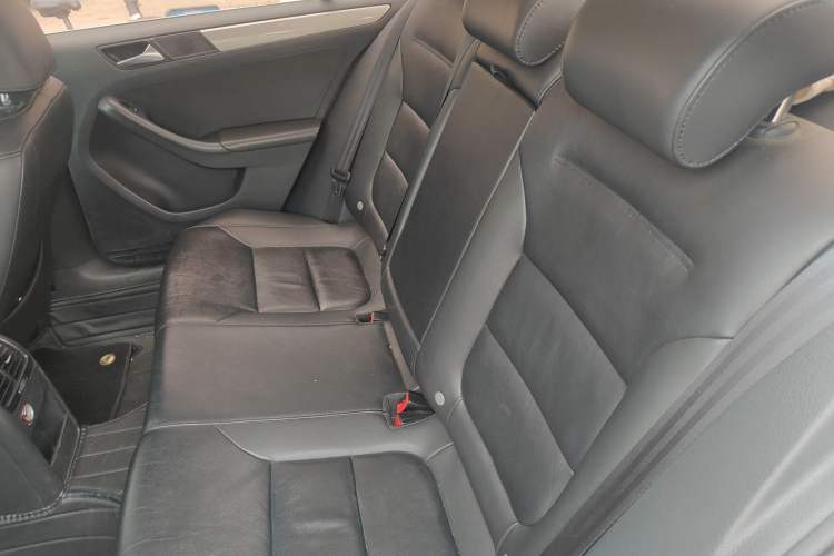 Used Volkswagen Sagitar 2014 Revised Version 1.4TSI Automatic Luxury Edition Interior 4