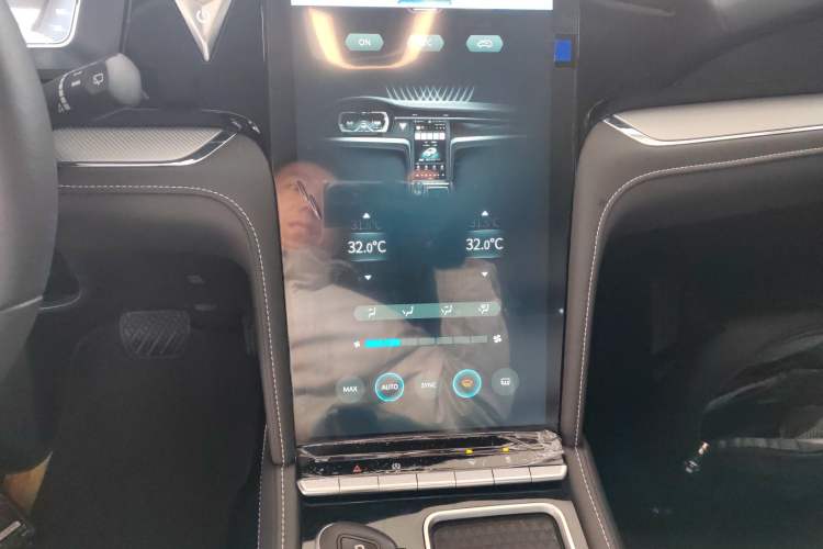 Used Venucia Star 2023 260T Starful Achievement Edition Pro