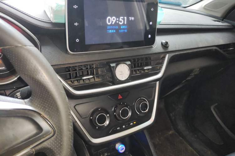 Used Wuling Hongguang S3 2019 Automatic Clutch Version 1.5L Manual Comfort Model China V Standard Audio And AC Panel