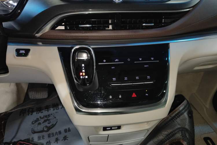 Used Buick GL8 2021 Land Cruiser Executive Class 652T Luxury Model