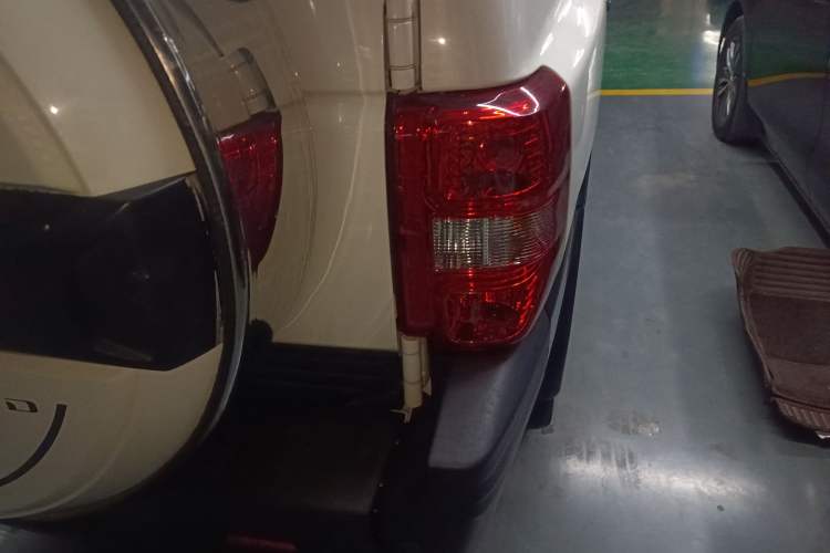 Used Leopaard Q6 2015 2.4L Manual Two-Wheel-Drive Elite Model