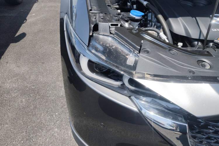 Used Mazda CX-5 2022 2.0L Automatic Two-Wheel Drive Zhiya Version Right Front Headlight