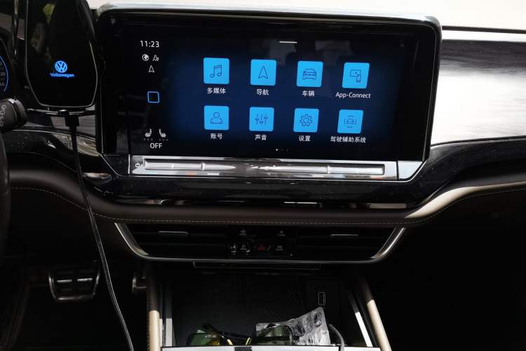 Used Volkswagen Viloran 2022 380TSI Flagship Edition Audio And AC Panel