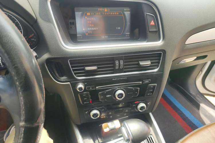 Used Audi Q5 2016 40 TFSI Technology Edition Audio And AC Panel