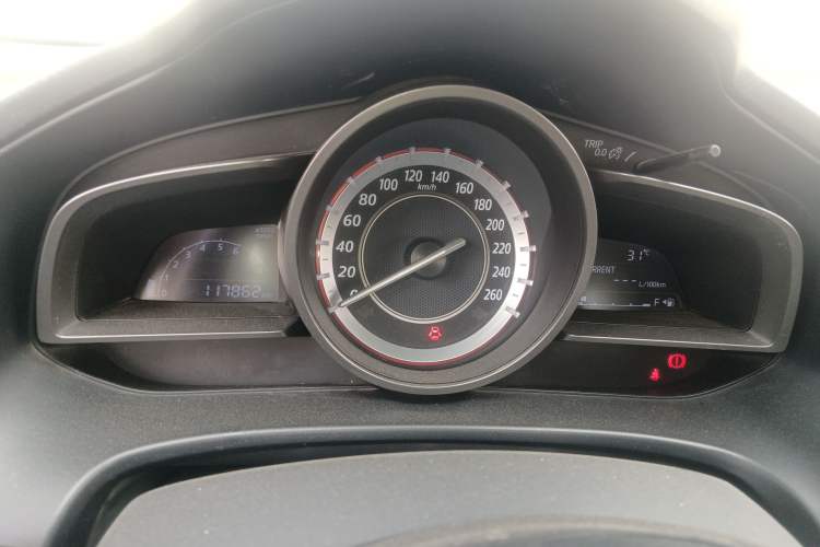 Used Mazda 3 Axela 2014 Sedan 1.5L Manual Comfort Model
