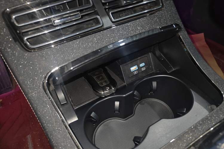 Used BYD Han 2023 DM-i Champion Edition 121KM Prestige Model Interior 1