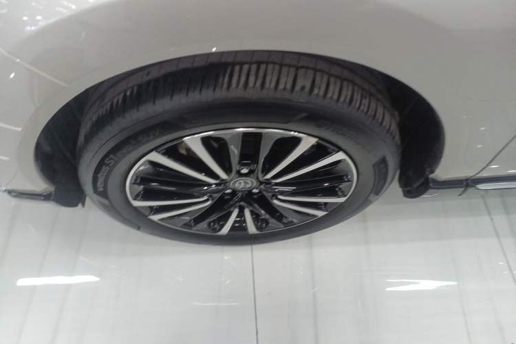 Used Toyota Venza 2023 2.0L CVT Two-Wheel Drive Prestige Version