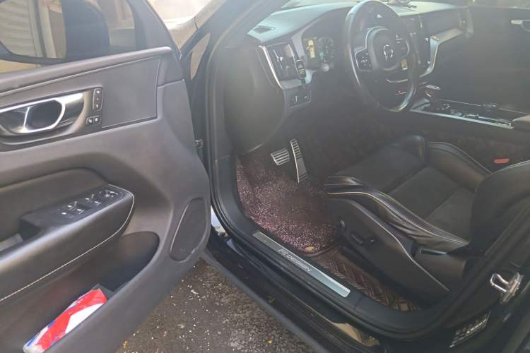 Used Volvo XC60 2018 T5 4x4 Smart & Sporty Edition