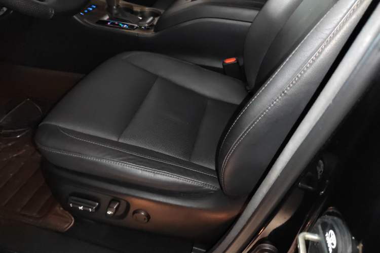 Used Toyota Highlander 2015 2.0T Four-Wheel Drive Luxury Edition 7-Seater Left Front Seat