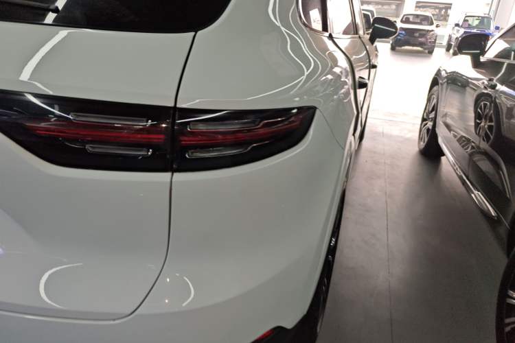 Used Porsche Cayenne 2018 Cayenne 3.0T Right Rear Taillight