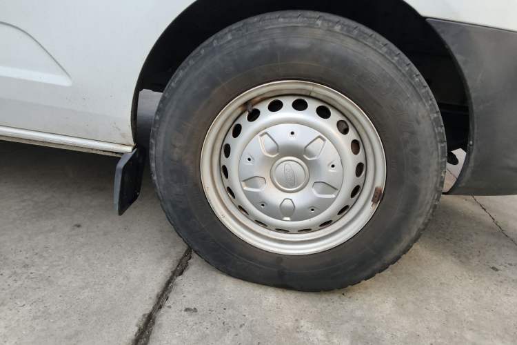 Used Ford Transit 2019 2.0T Diesel Multi-Purpose Commercial Vehicle Short Wheelbase Low Roof 6-Seater China VI Standard