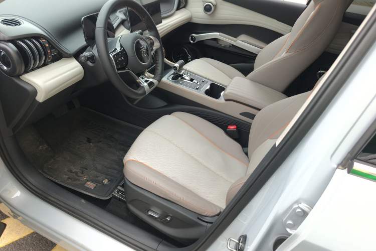 Used BYD Yuan PLUS 2024 Honor Edition 430KM Beyond Model Left Front Seat