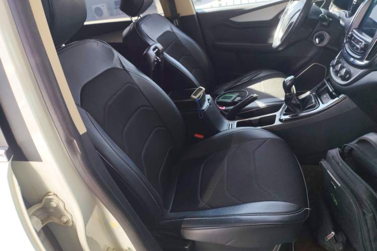 Used Baojun 560 2015 1.8L manual Comfort trim level Right Front Seat