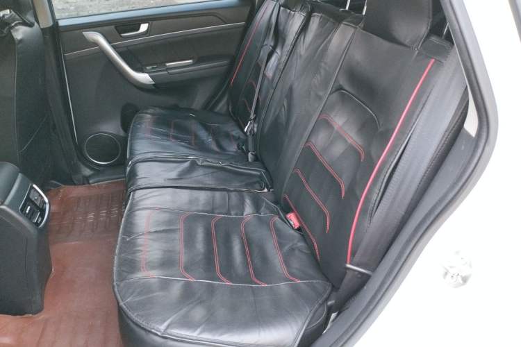 Used Haval M6 2019 1.5T Manual Two-Wheel Drive Urban Version China VI Standard Left Rear Seat